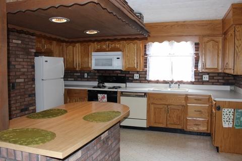 340 N 5th St, Capron, IL 61012 photo 18