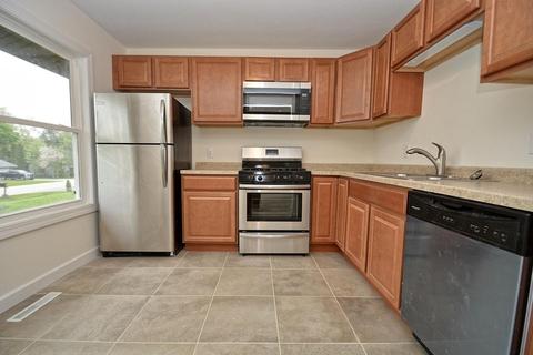 1305 Hillside Ln, Mchenry, IL 60051 photo 9