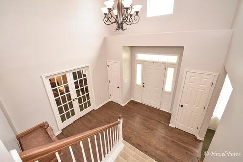 2252 Barrett Dr, Algonquin, IL 60102 photo 2