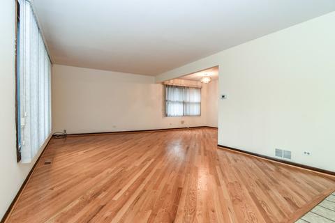 1875 Howard Ave, Des Plaines, IL 60018 photo 4