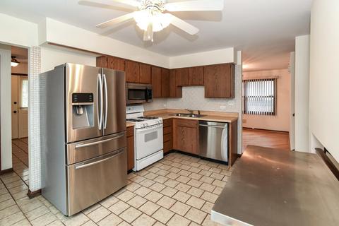 1875 Howard Ave, Des Plaines, IL 60018 photo 10