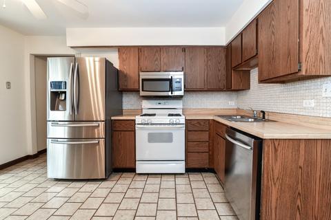 1875 Howard Ave, Des Plaines, IL 60018 photo 11