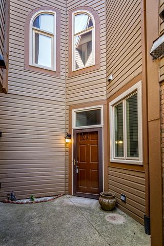 1013 Arbor Ct, Mount Prospect, IL 60056 photo 3