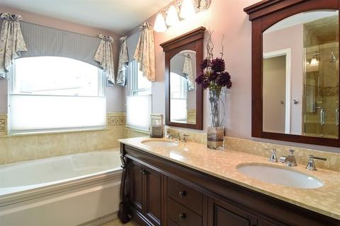 2066 Cheshire Dr, Hoffman Estates, IL 60192 photo 18