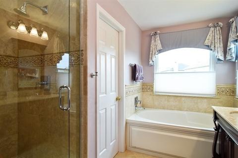 2066 Cheshire Dr, Hoffman Estates, IL 60192 photo 19