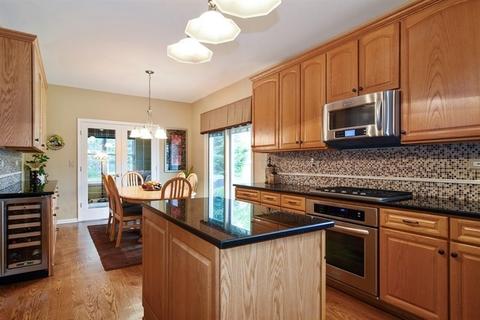 2066 Cheshire Dr, Hoffman Estates, IL 60192 photo 10