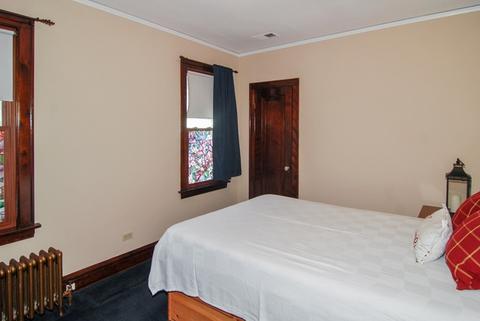 6860 Riverside Dr, Berwyn, IL 60402 photo 10