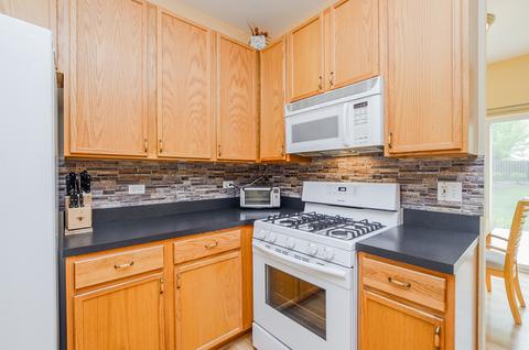 3983 Blackstone Dr, Aurora, IL 60504 photo 6
