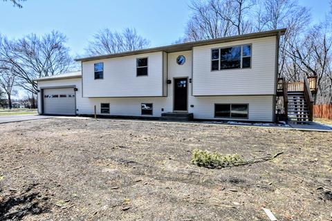 54 Prospect Dr, Lindenhurst, IL 60046 photo 3