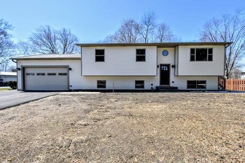 54 Prospect Dr, Lindenhurst, IL 60046 photo 1