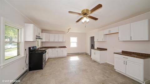 729 E Washington St, Morris, IL 60450 photo 2