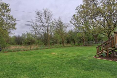 2605 Baldwin Rd, Mchenry, IL 60050 photo 2