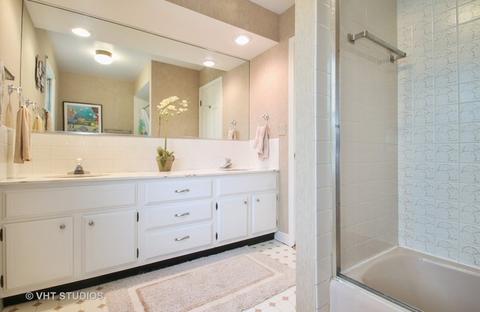 1237 Highpoint Ln, Northbrook, IL 60062 photo 13