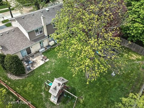 1237 Highpoint Ln, Northbrook, IL 60062 photo 23