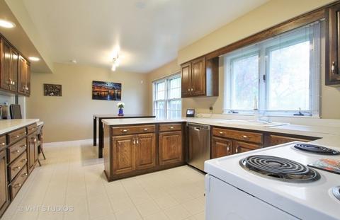 1237 Highpoint Ln, Northbrook, IL 60062 photo 5