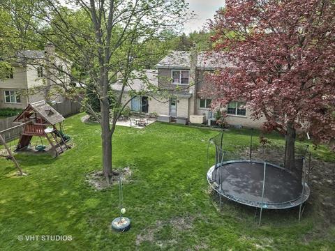 1237 Highpoint Ln, Northbrook, IL 60062 photo 24