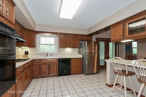 1516 Daly Rd, Wheaton, IL 60187 photo 4