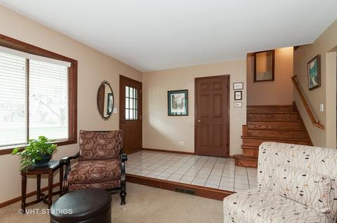 1516 Daly Rd, Wheaton, IL 60187 photo 2