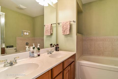 446 Pond View Ln, Bartlett, IL 60103 photo 15