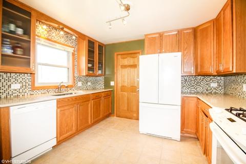 1206 S Robert Dr, Mount Prospect, IL 60056 photo 2