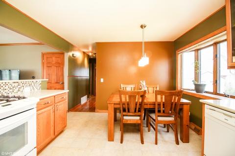 1206 S Robert Dr, Mount Prospect, IL 60056 photo 3