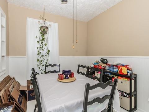 465 Division St, Elgin, IL 60120 photo 8