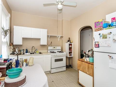 465 Division St, Elgin, IL 60120 photo 11