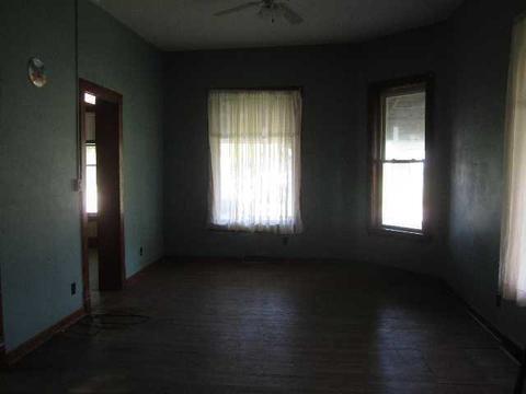 260 E Iroquois St, Sheldon, IL 60966 photo 4