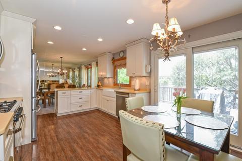 1084 Independence Dr, Bartlett, IL 60103 photo 4