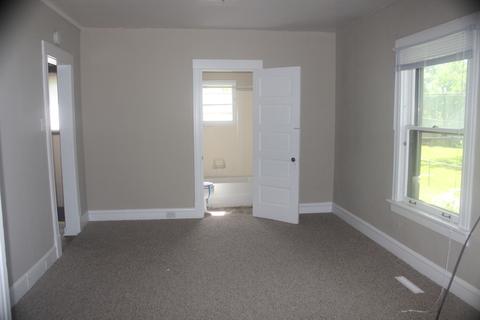 866 S Elm Ave, Kankakee, IL 60901 photo 4