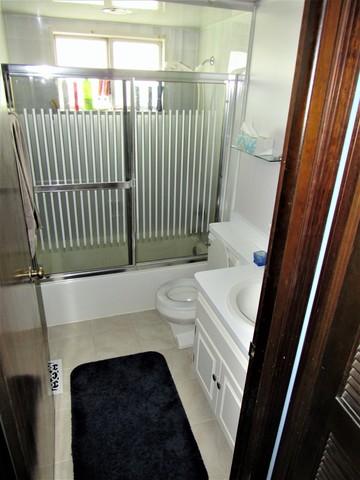 524 S Warrington Rd, Des Plaines, IL 60016 photo 6