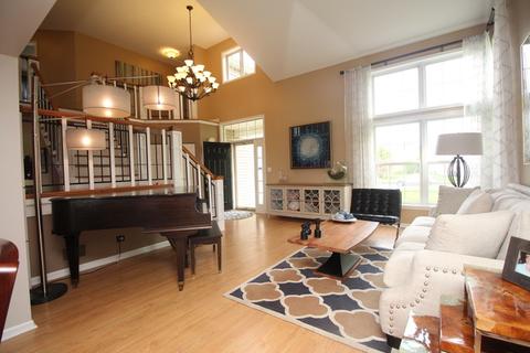 1340 Hunter Dr, Bartlett, IL 60103 photo 5