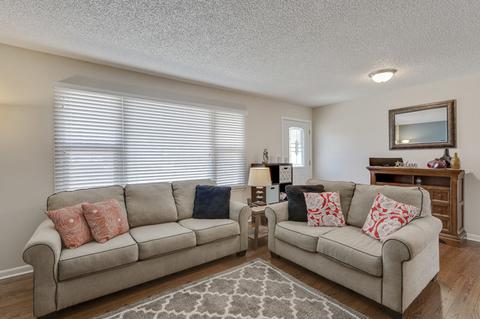 1249 Anthony Rd, Wheeling, IL 60090 photo 4