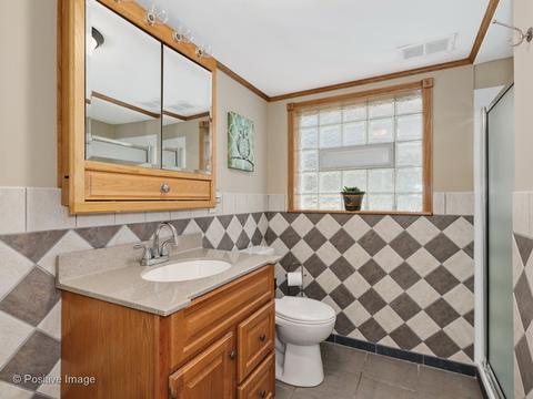 540 S Westgate Rd, Des Plaines, IL 60016 photo 16