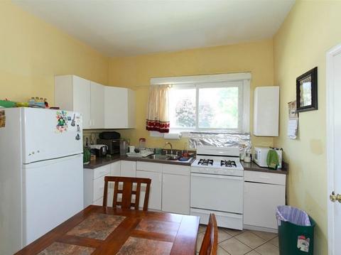 321 Center St, Elgin, IL 60120 photo 9