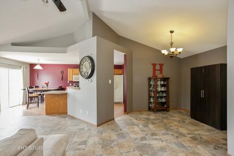 4524 Oriole Ln, Plainfield, IL 60586 photo 2