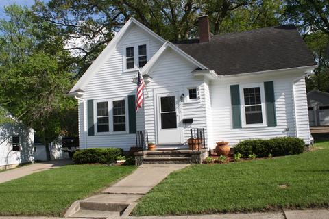 616 E 3rd St, Dixon, IL 61021 photo 1