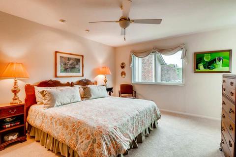 19 Windward Cir, Willowbrook, IL 60527 photo 8