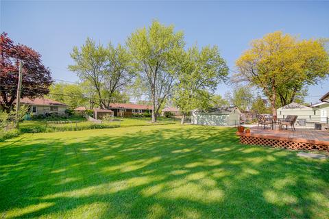100 Forest Park Ln, Hoffman Estates, IL 60169 photo 16