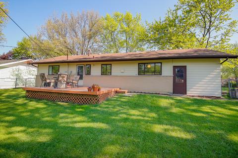 100 Forest Park Ln, Hoffman Estates, IL 60169 photo 15