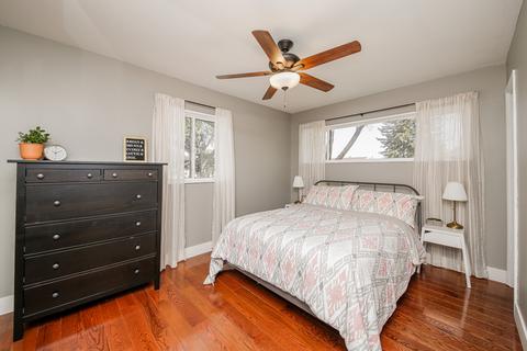100 Forest Park Ln, Hoffman Estates, IL 60169 photo 9
