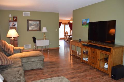 101 Sharon Dr, Morris, IL 60450 photo 3