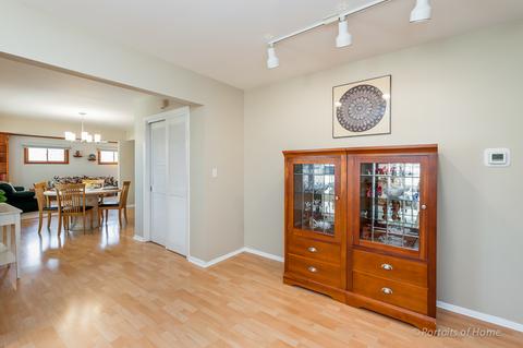 814 Bridle Ln, Wheaton, IL 60187 photo 6