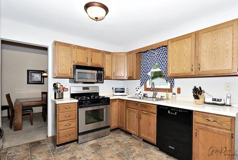 609 S Orchid Path, Mchenry, IL 60050 photo 2