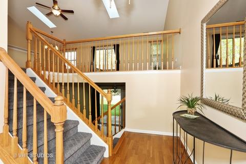 6524 Waverly Ct, Willowbrook, IL 60527 photo 2