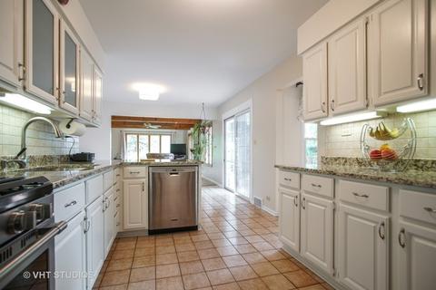 865 Madelyn Dr, Des Plaines, IL 60016 photo 3