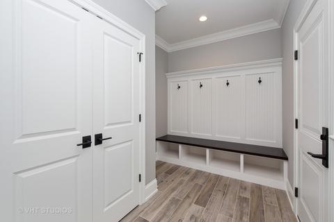 334 E May St, Elmhurst, IL 60126 photo 9