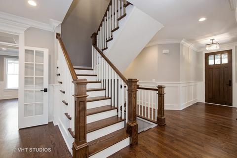 334 E May St, Elmhurst, IL 60126 photo 2