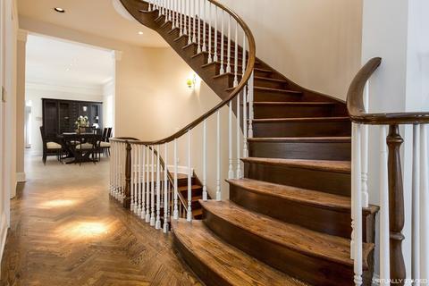 41 E Schiller St, Chicago, IL 60610 photo 4