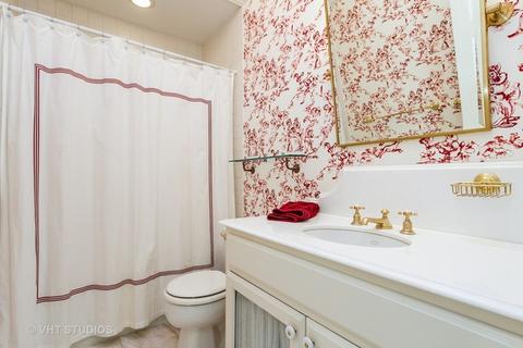 41 E Schiller St, Chicago, IL 60610 photo 18